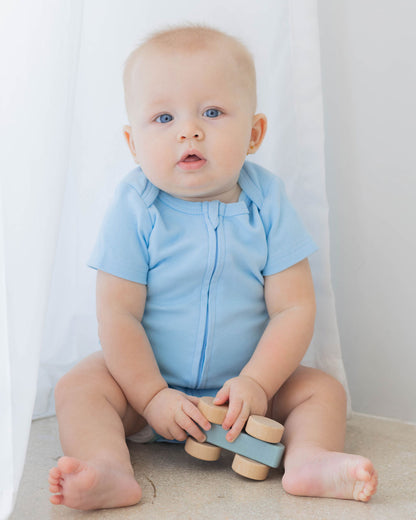 Short Sleeve Zipper Bodysuit in Sky, 3-6M - Dreambelles